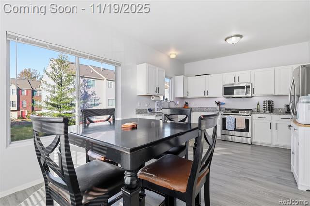 Builiding view one for 36123 Dominion, Sterling Heights, MI. 48310