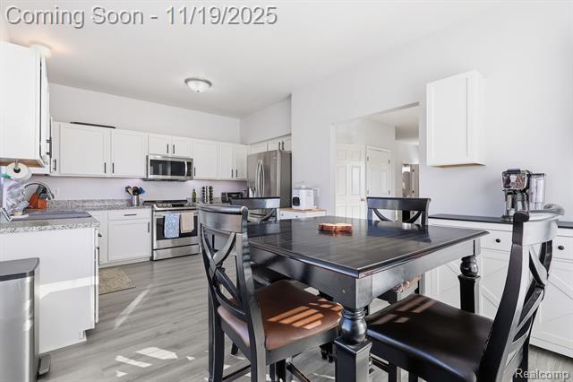 Builiding view six for 36123 Dominion, Sterling Heights, MI. 48310