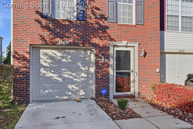 Builiding view thirty for 36123 Dominion, Sterling Heights, MI. 48310