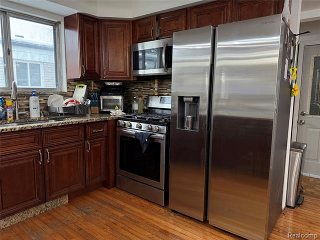 Builiding view fifteen for 3650 Veronica, Sterling Heights, MI. 48310