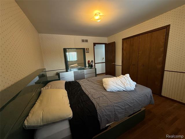 Builiding view seven for 3650 Veronica, Sterling Heights, MI. 48310