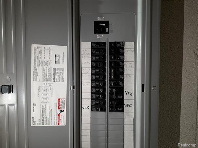 Builiding view two for 3650 Veronica, Sterling Heights, MI. 48310