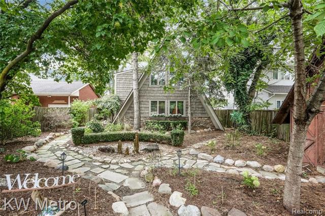 front view for 35510 Jeffers Court, Harrison Township, Mi. 48045