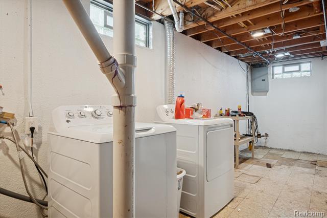 Builiding view eighteen for 21615 Colgate, Farmington, MI. 48336