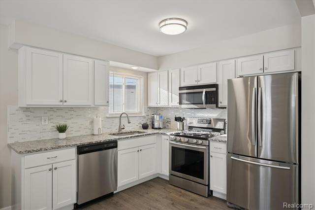 Builiding view four for 21615 Colgate, Farmington, MI. 48336