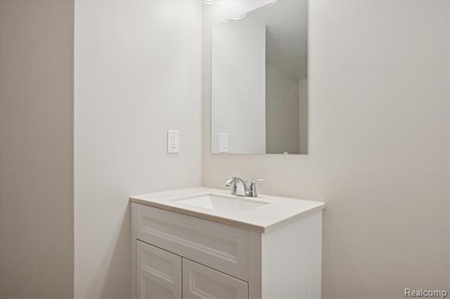 Builiding view seventeen for 21615 Colgate, Farmington, MI. 48336