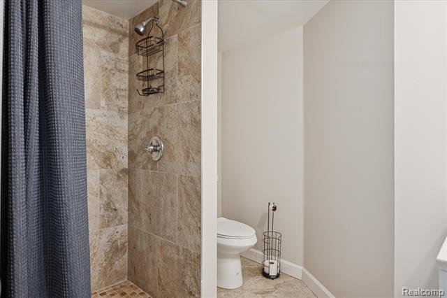 Builiding view sixteen for 21615 Colgate, Farmington, MI. 48336