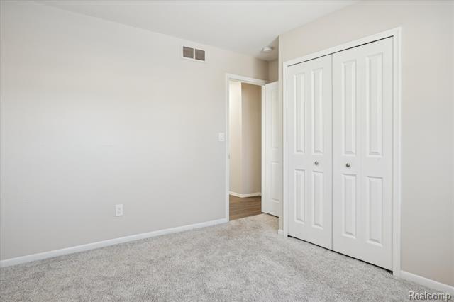 Builiding view ten for 21615 Colgate, Farmington, MI. 48336