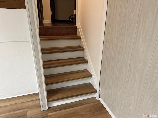 Builiding view thirty two for 3542 Marc, Sterling Heights, MI. 48310