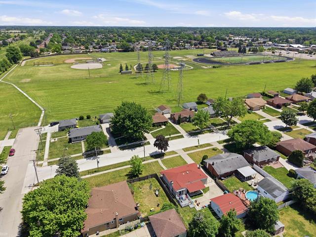 Builiding view forty four for 35842 Malibu, Sterling Heights, MI. 48312