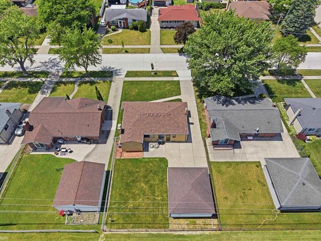 Builiding view forty two for 35842 Malibu, Sterling Heights, MI. 48312