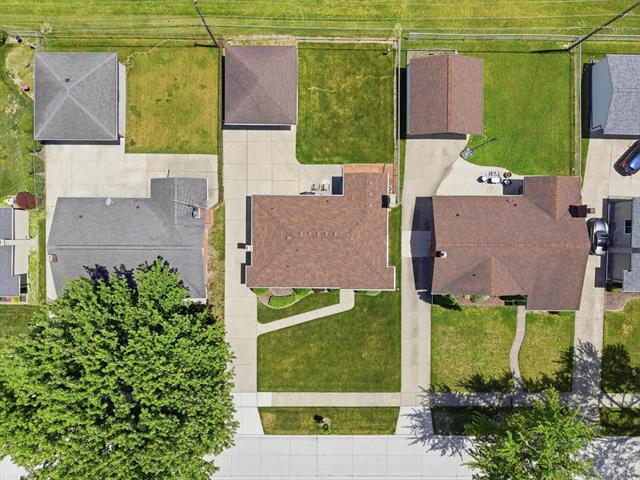 Builiding view forty for 35842 Malibu, Sterling Heights, MI. 48312