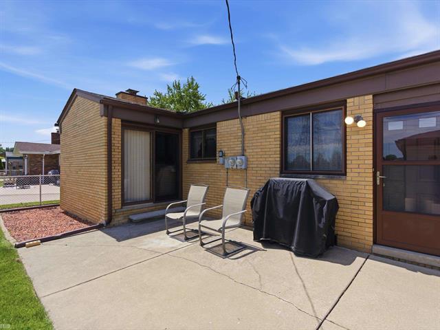 Builiding view twenty nine for 35842 Malibu, Sterling Heights, MI. 48312
