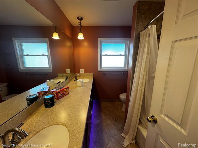 Builiding view eleven for 14599 Joanise, Sterling Heights, MI. 48312