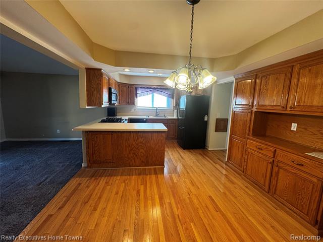 Builiding view four for 14599 Joanise, Sterling Heights, MI. 48312