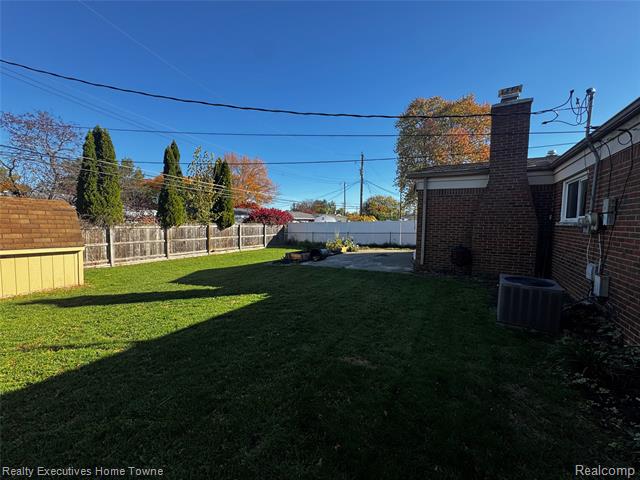 Builiding view twenty two for 14599 Joanise, Sterling Heights, MI. 48312