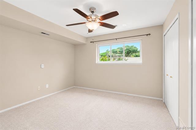 Builiding view eighteen for 35826 Foothill, Sterling Heights, MI. 48312