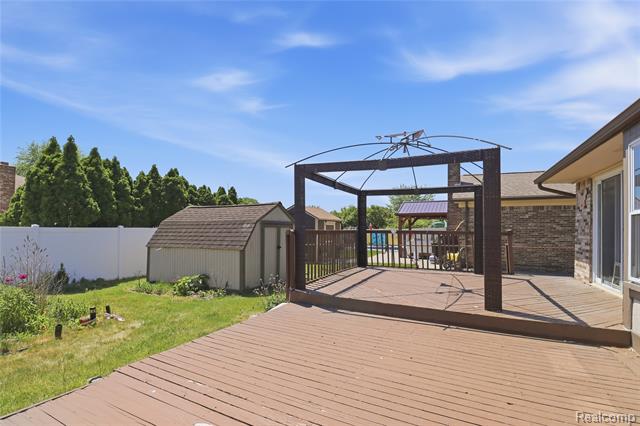 Builiding view thirty for 35826 Foothill, Sterling Heights, MI. 48312