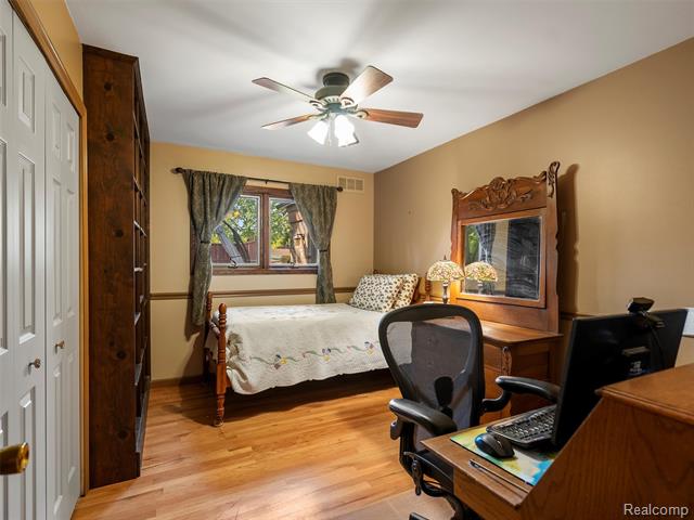 Builiding view nineteen for 36203 Pickwick, Sterling Heights, MI. 48310