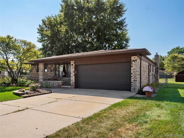 Builiding view one for 36203 Pickwick, Sterling Heights, MI. 48310