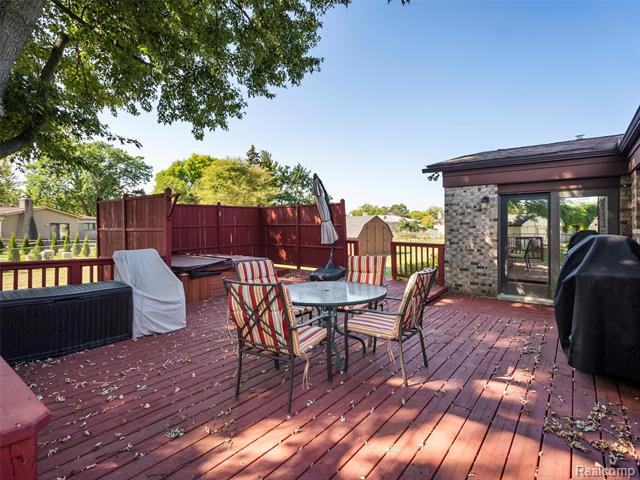 Builiding view thirty three for 36203 Pickwick, Sterling Heights, MI. 48310