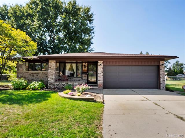 Builiding view three for 36203 Pickwick, Sterling Heights, MI. 48310