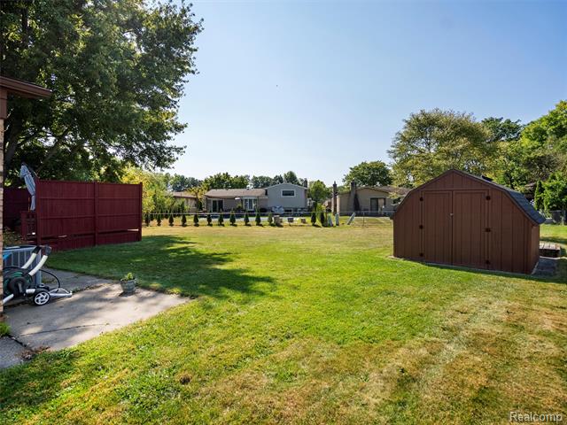 Builiding view twenty nine for 36203 Pickwick, Sterling Heights, MI. 48310