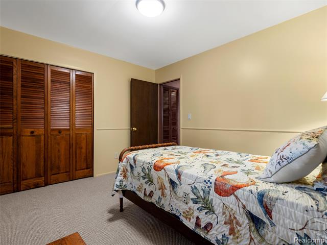 Builiding view twenty one for 36203 Pickwick, Sterling Heights, MI. 48310