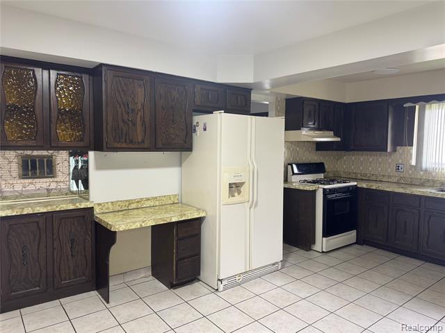 Builiding view eight for 4110 Rose Mary, Sterling Heights, MI. 48310