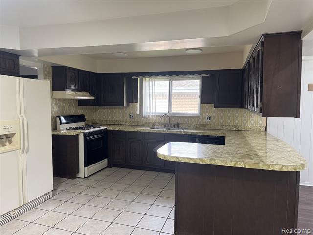 Builiding view nine for 4110 Rose Mary, Sterling Heights, MI. 48310