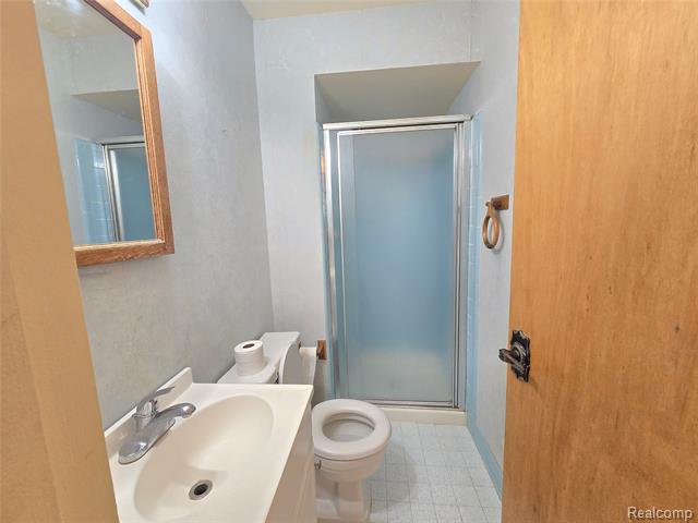 Builiding view fourteen for 36086 English, Sterling Heights, MI. 48310