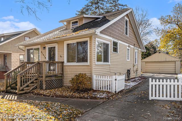 Builiding view eighteen for 21619 Oxford, Farmington, MI. 48336