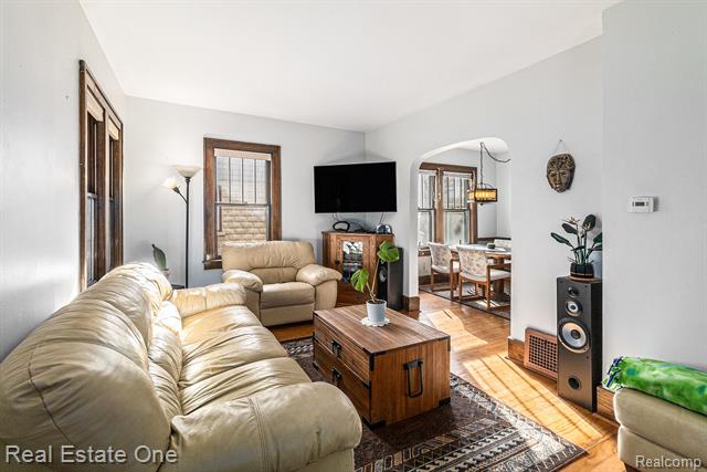 Builiding view four for 21619 Oxford, Farmington, MI. 48336