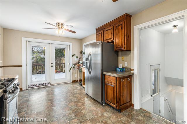 Builiding view nine for 21619 Oxford, Farmington, MI. 48336