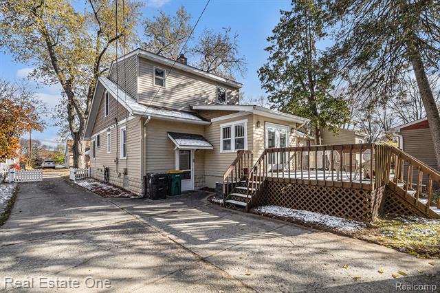 Builiding view nineteen for 21619 Oxford, Farmington, MI. 48336