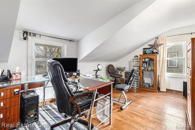 Builiding view seventeen for 21619 Oxford, Farmington, MI. 48336