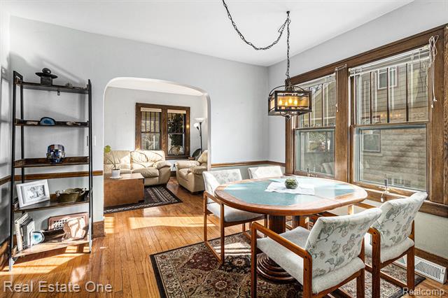 Builiding view six for 21619 Oxford, Farmington, MI. 48336