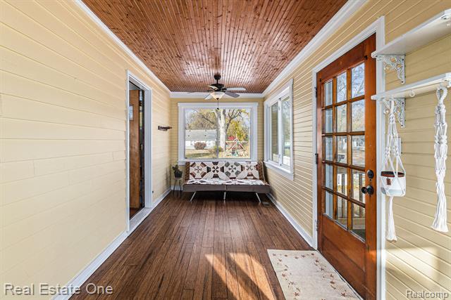 Builiding view three for 21619 Oxford, Farmington, MI. 48336