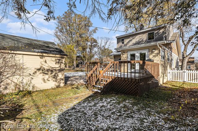 Builiding view twenty one for 21619 Oxford, Farmington, MI. 48336