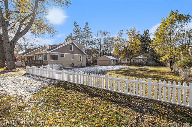 Builiding view twenty three for 21619 Oxford, Farmington, MI. 48336