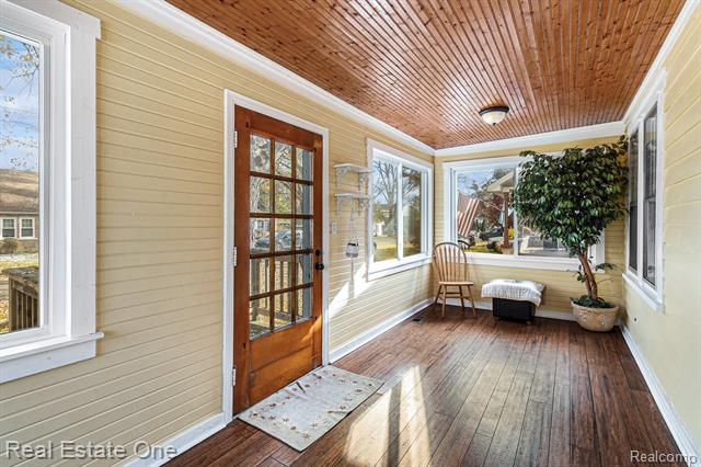 Builiding view two for 21619 Oxford, Farmington, MI. 48336