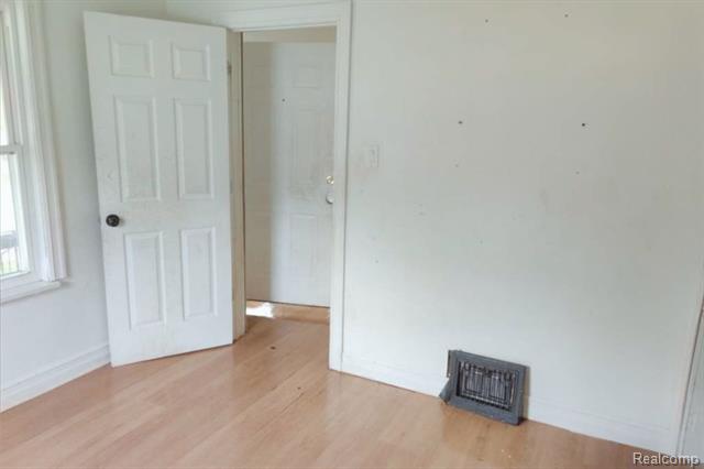 Builiding view eight for 1317 E Muir, Hazel Park, MI. 48030