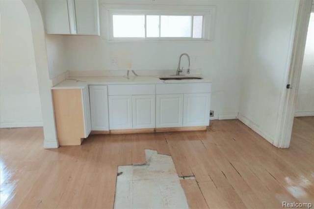 Builiding view four for 1317 E Muir, Hazel Park, MI. 48030