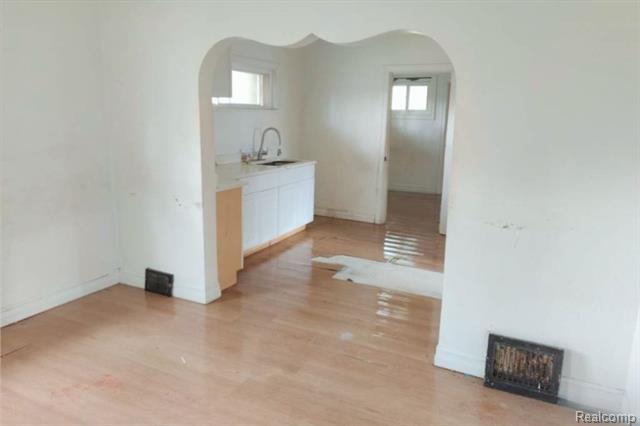 Builiding view two for 1317 E Muir, Hazel Park, MI. 48030