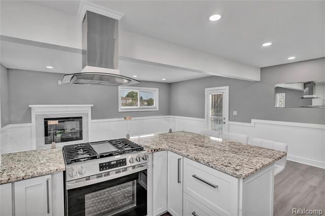 Builiding view eight for 13612 Canterbury, Sterling Heights, MI. 48312