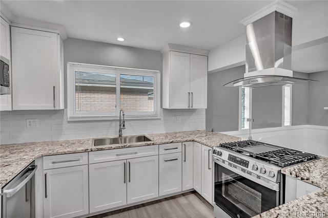 Builiding view eleven for 13612 Canterbury, Sterling Heights, MI. 48312