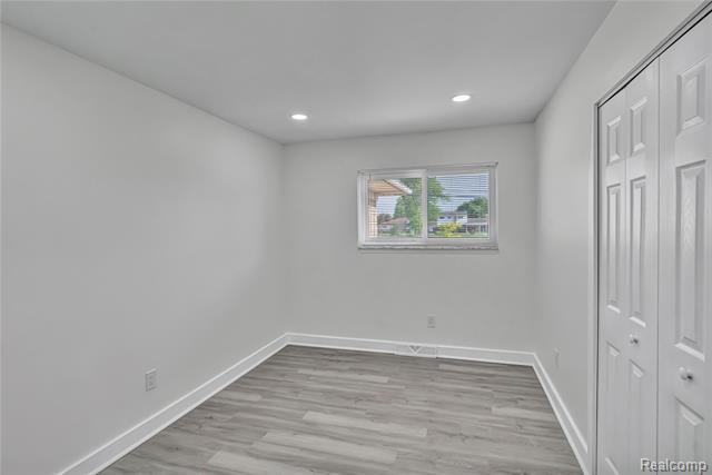 Builiding view nineteen for 13612 Canterbury, Sterling Heights, MI. 48312