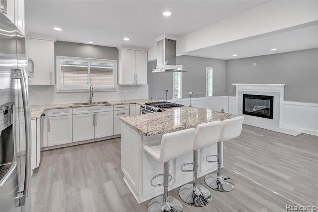 Builiding view six for 13612 Canterbury, Sterling Heights, MI. 48312
