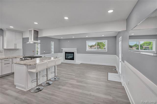 Builiding view ten for 13612 Canterbury, Sterling Heights, MI. 48312