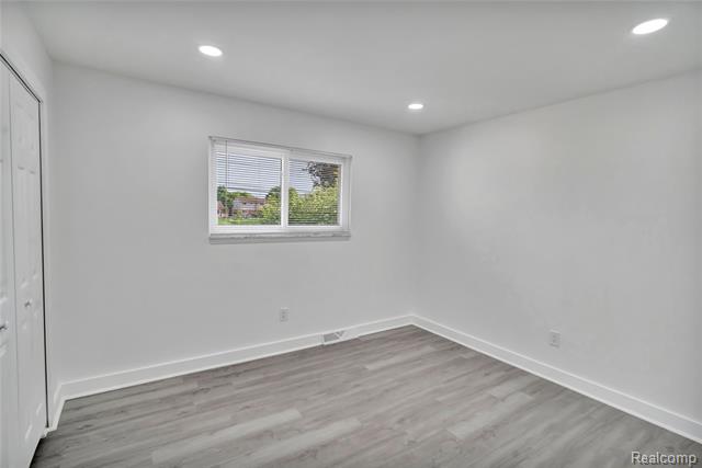 Builiding view twenty for 13612 Canterbury, Sterling Heights, MI. 48312